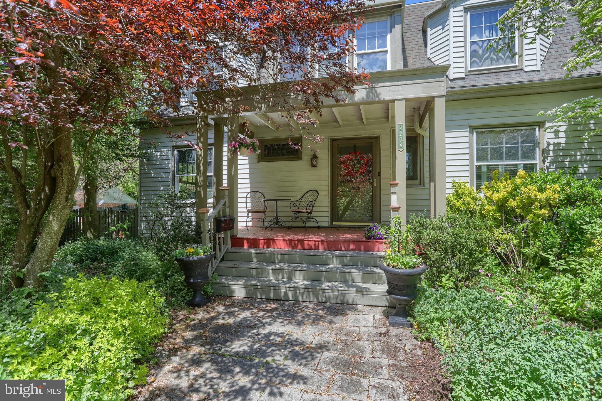 2208 CHESTNUT STREET