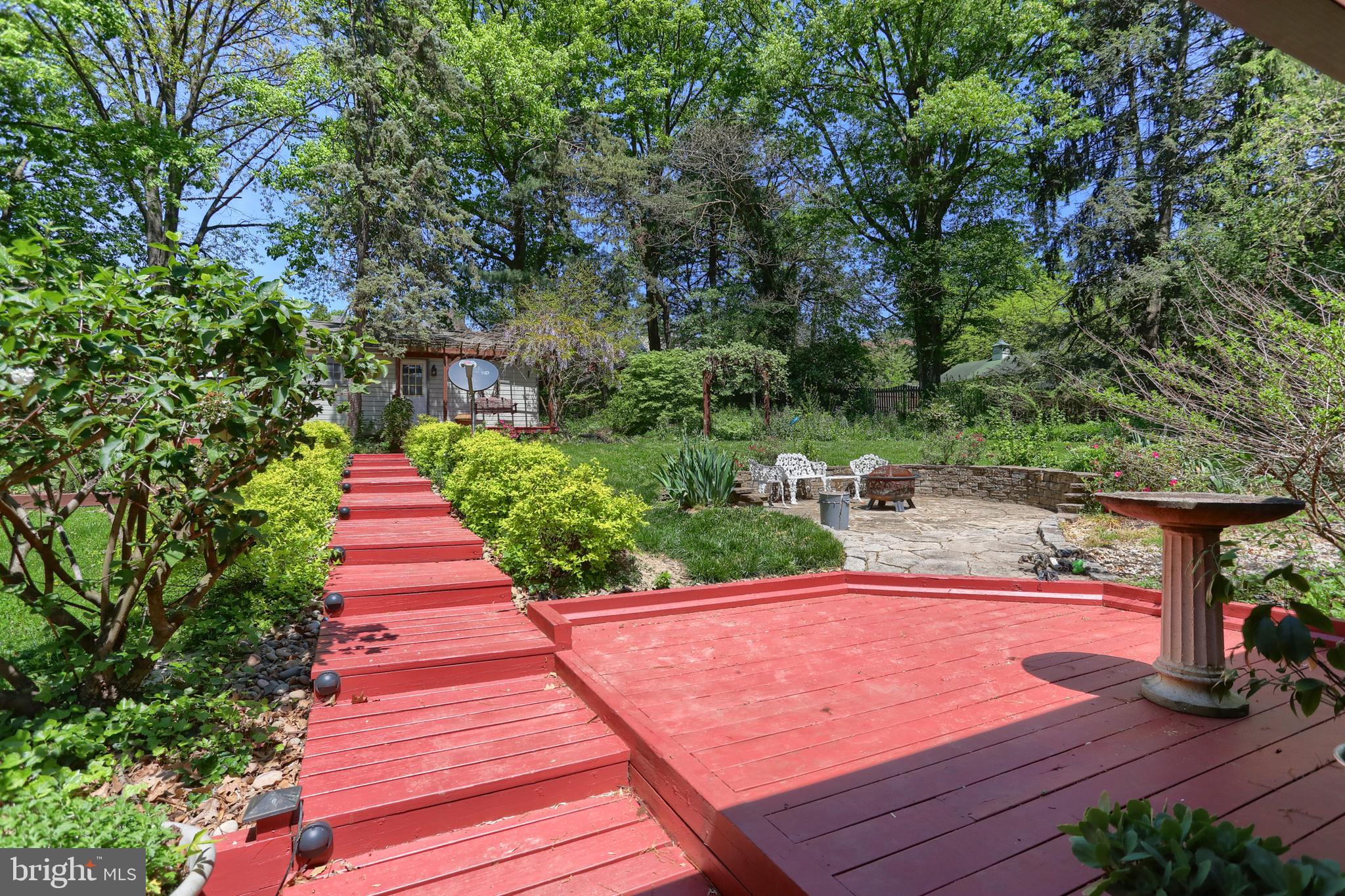 2208 CHESTNUT STREET