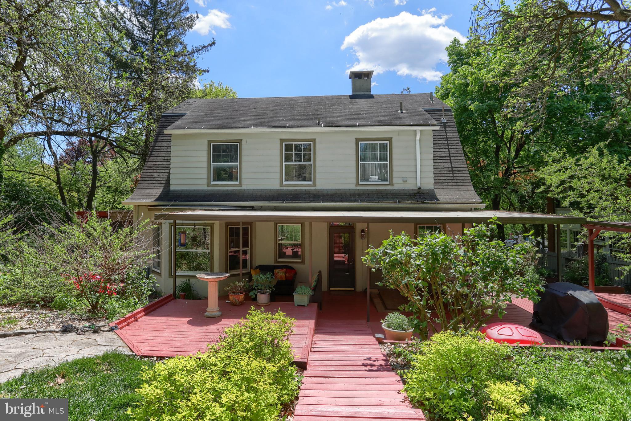 2208 CHESTNUT STREET