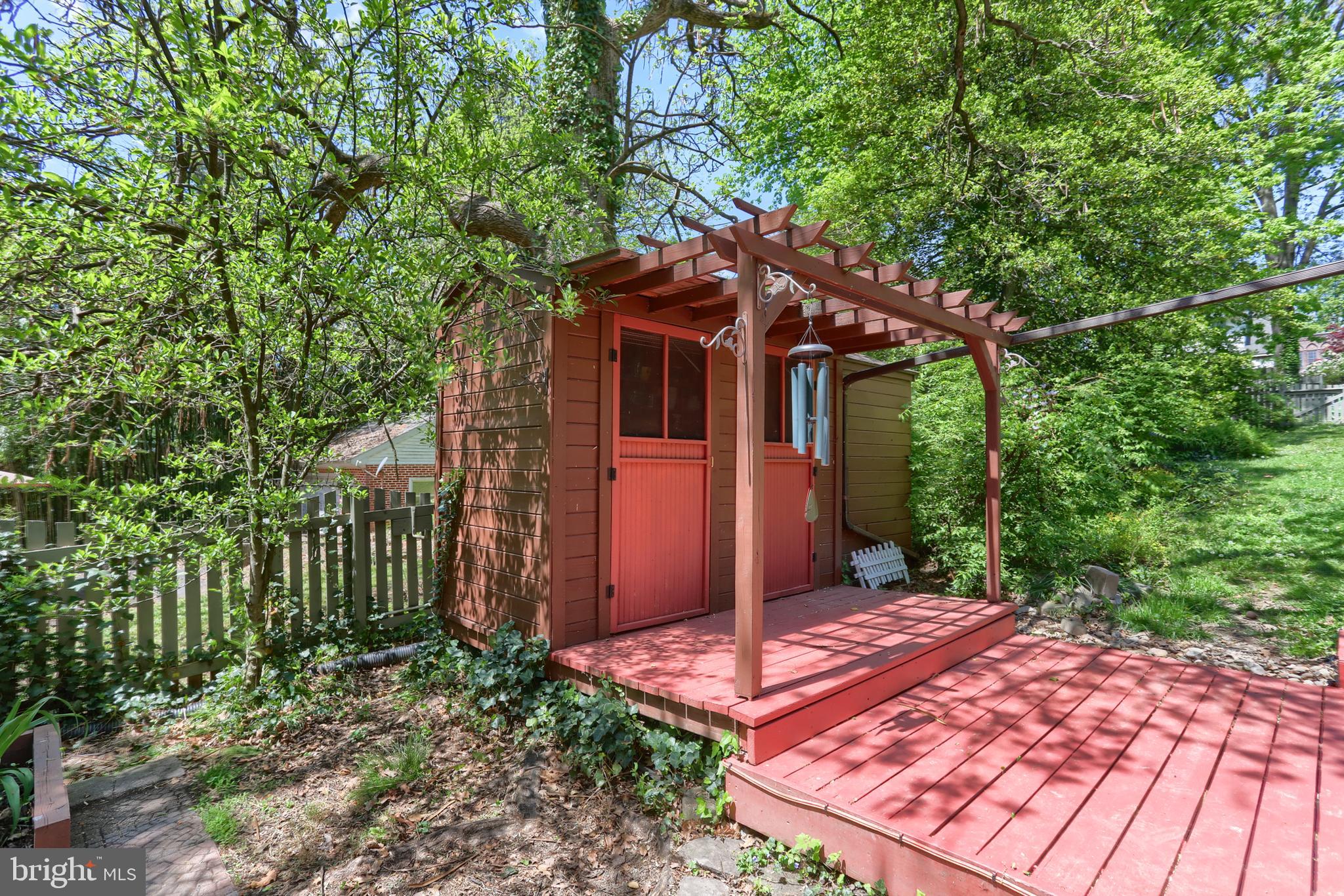 2208 CHESTNUT STREET