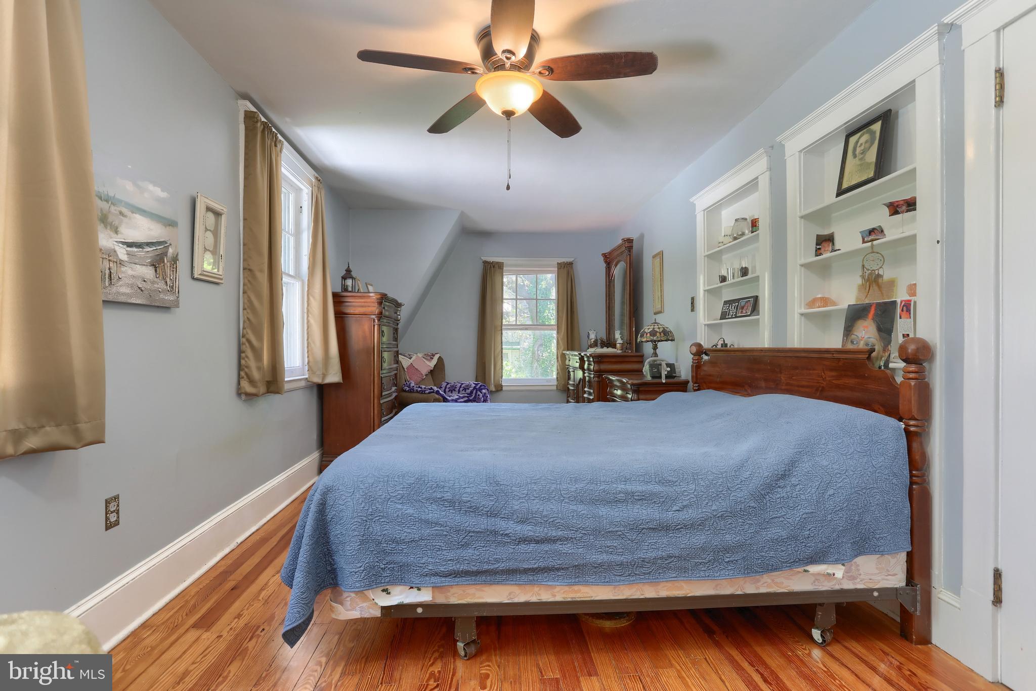 2208 CHESTNUT STREET