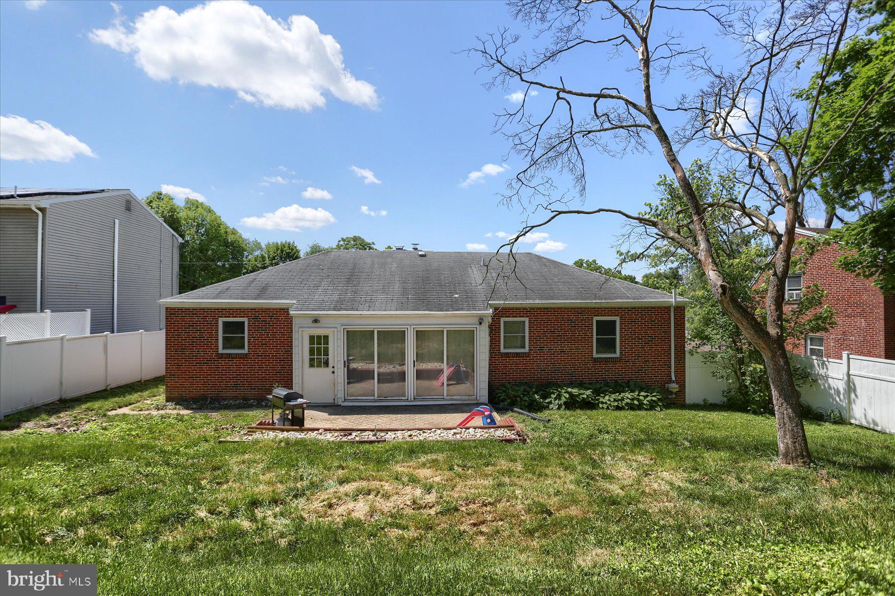 2900 HILLSIDE STREET