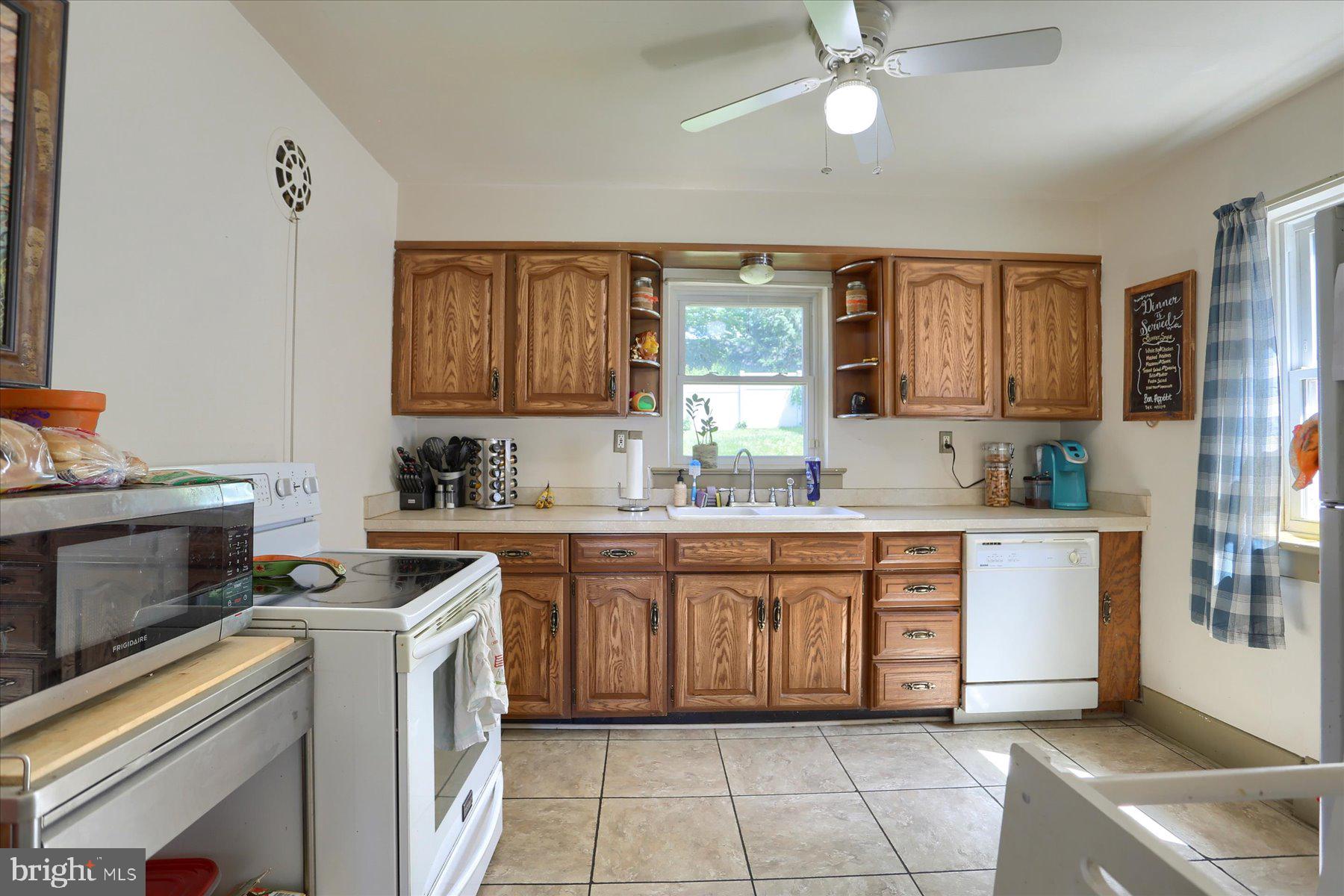 2900 HILLSIDE STREET