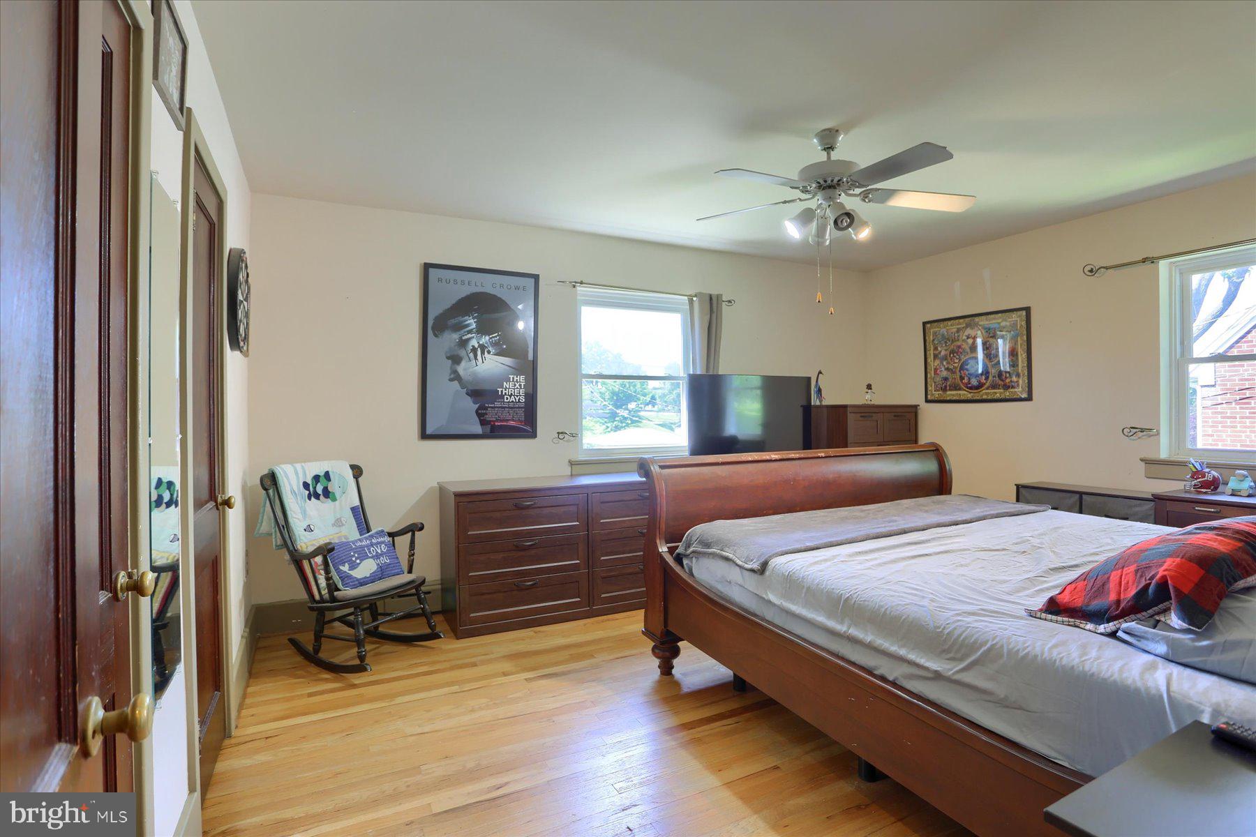 2900 HILLSIDE STREET