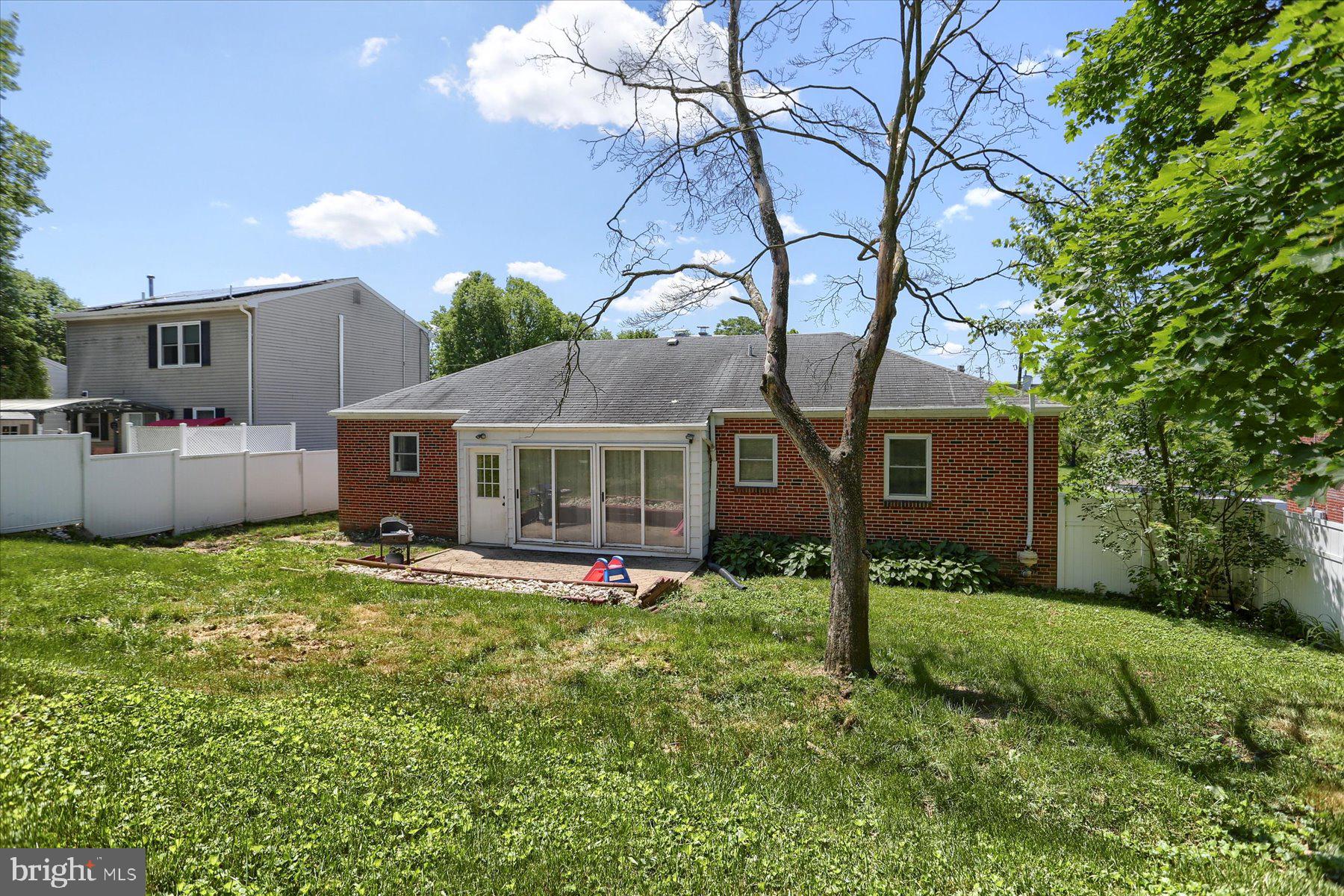 2900 HILLSIDE STREET