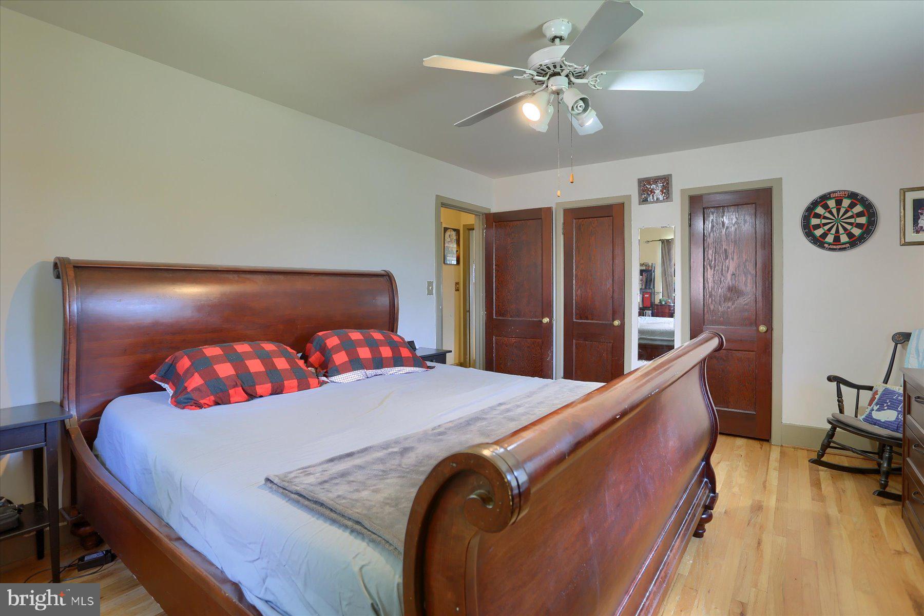 2900 HILLSIDE STREET