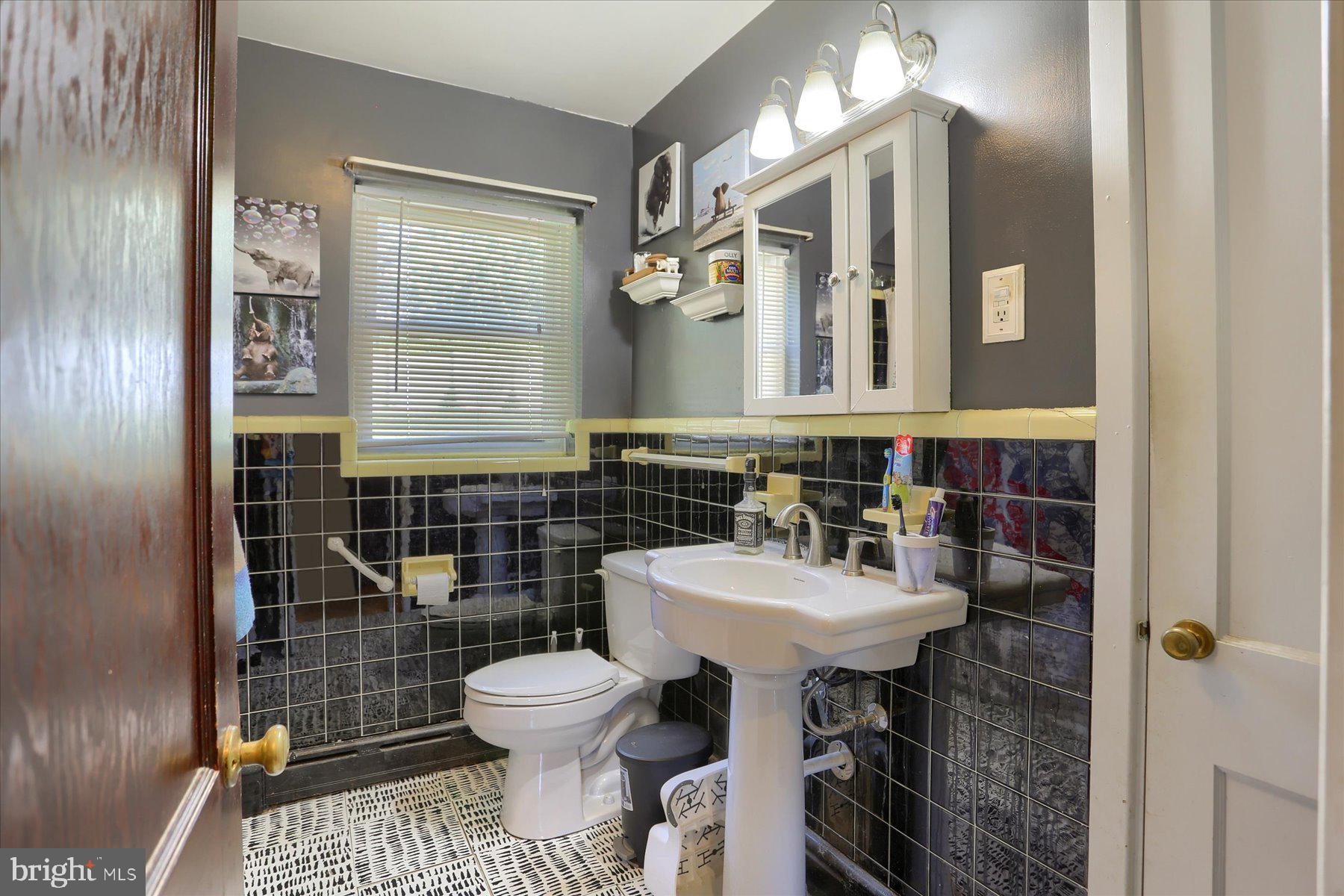 2900 HILLSIDE STREET