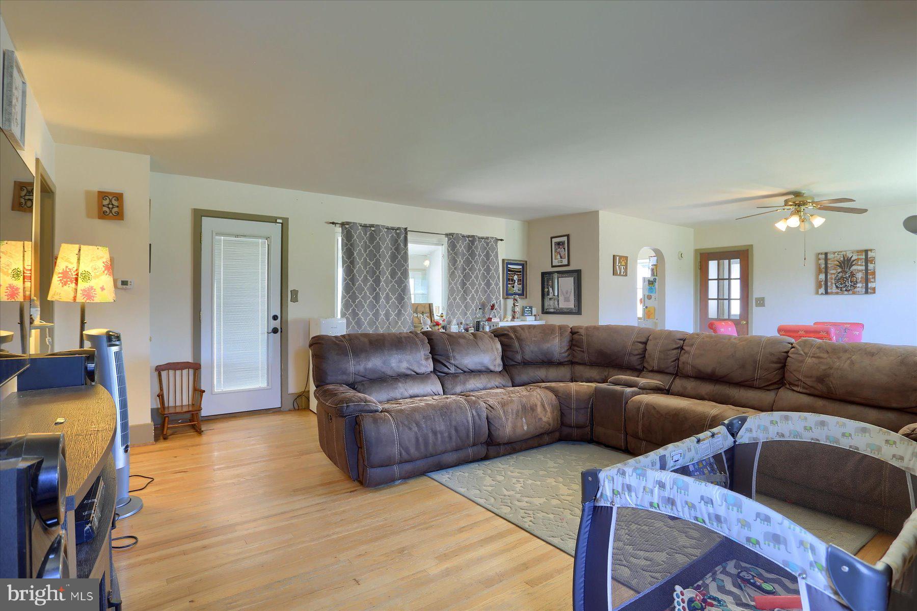 2900 HILLSIDE STREET