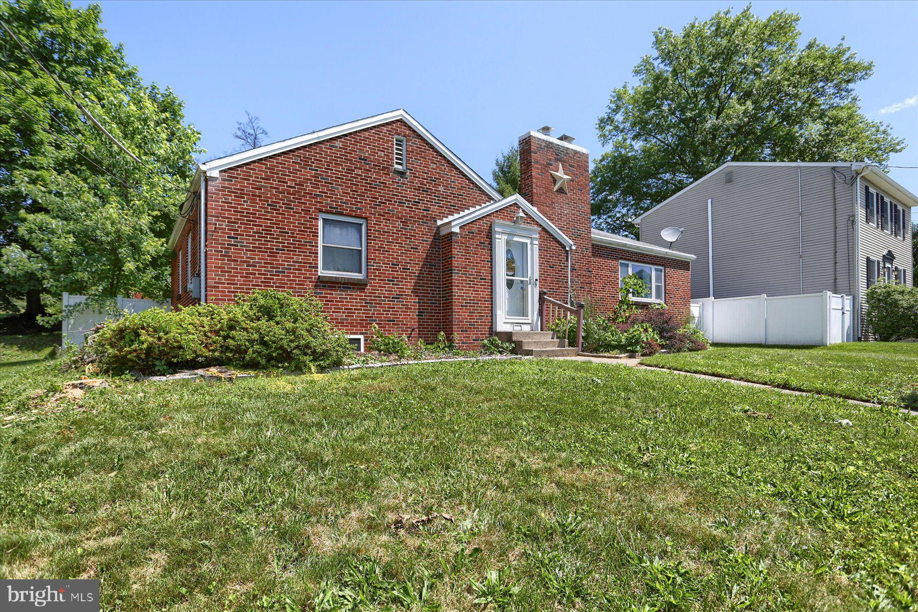 2900 HILLSIDE STREET