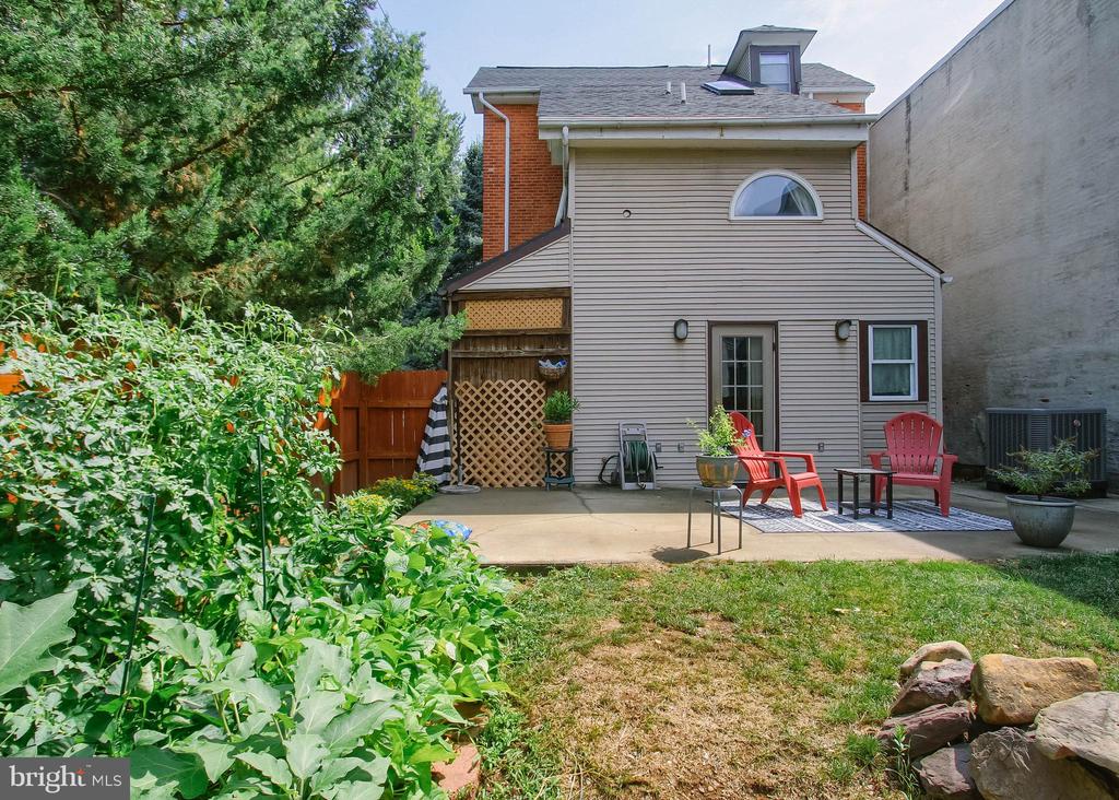 245 KELKER STREET
