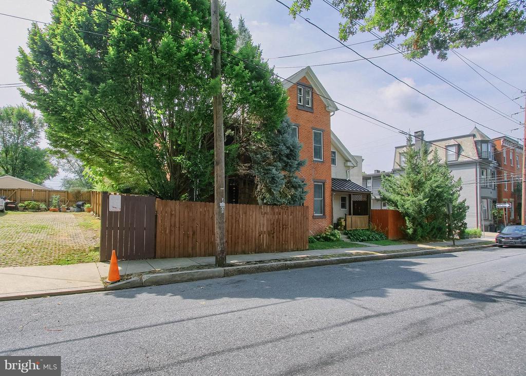 245 KELKER STREET