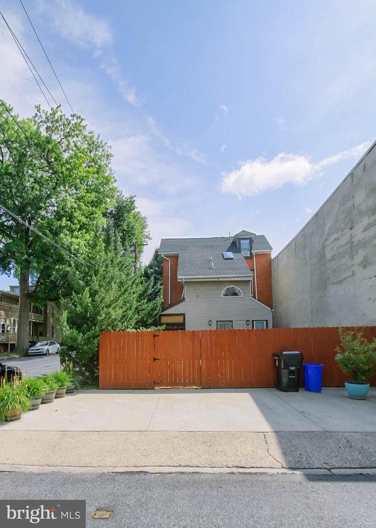 245 KELKER STREET