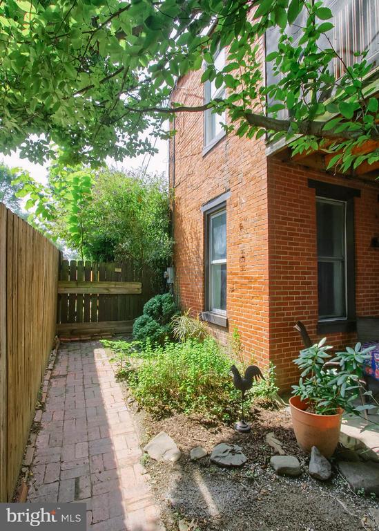 245 KELKER STREET