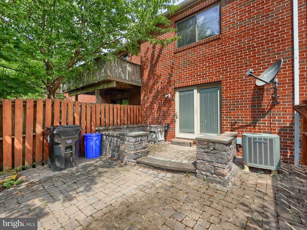 309 VERBEKE STREET