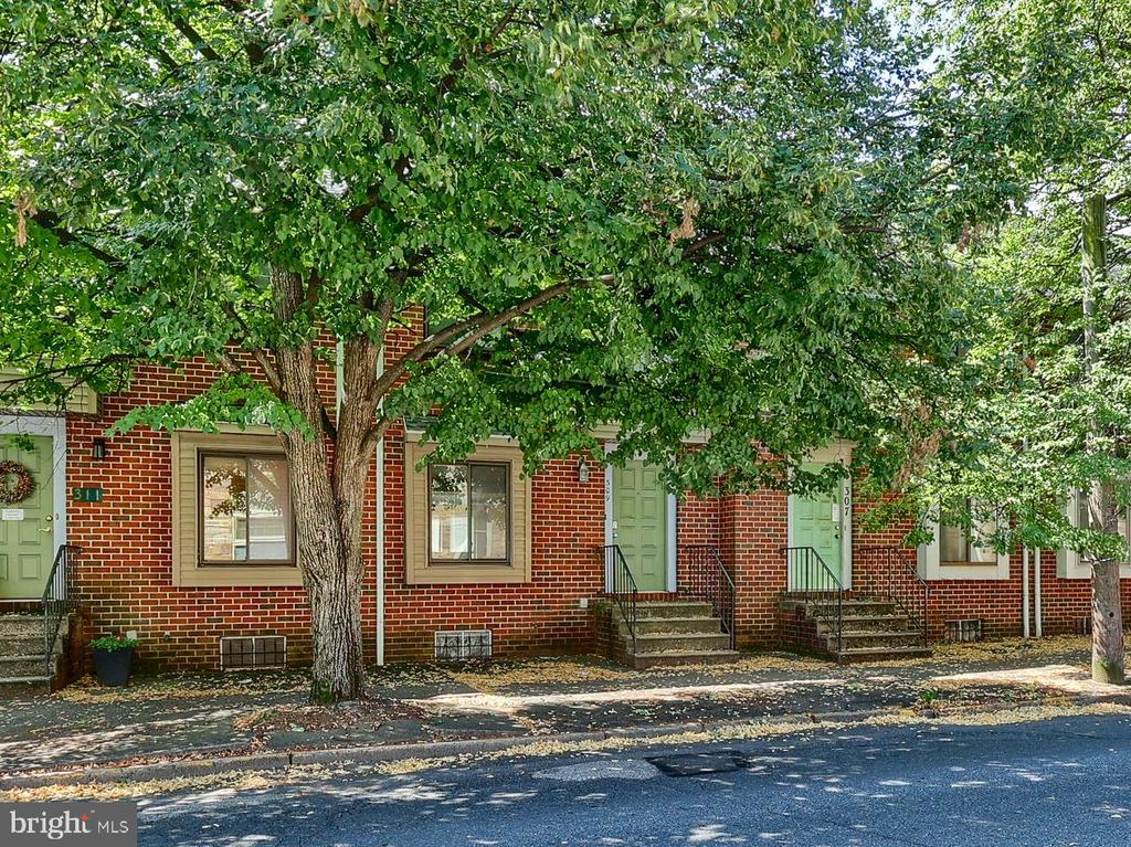 309 VERBEKE STREET