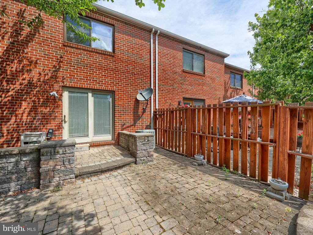 309 VERBEKE STREET