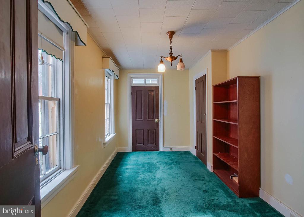1207 GREEN STREET