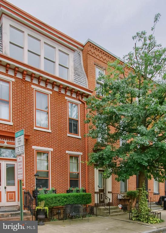 1207 GREEN STREET