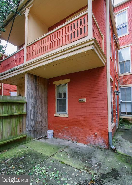 1207 GREEN STREET