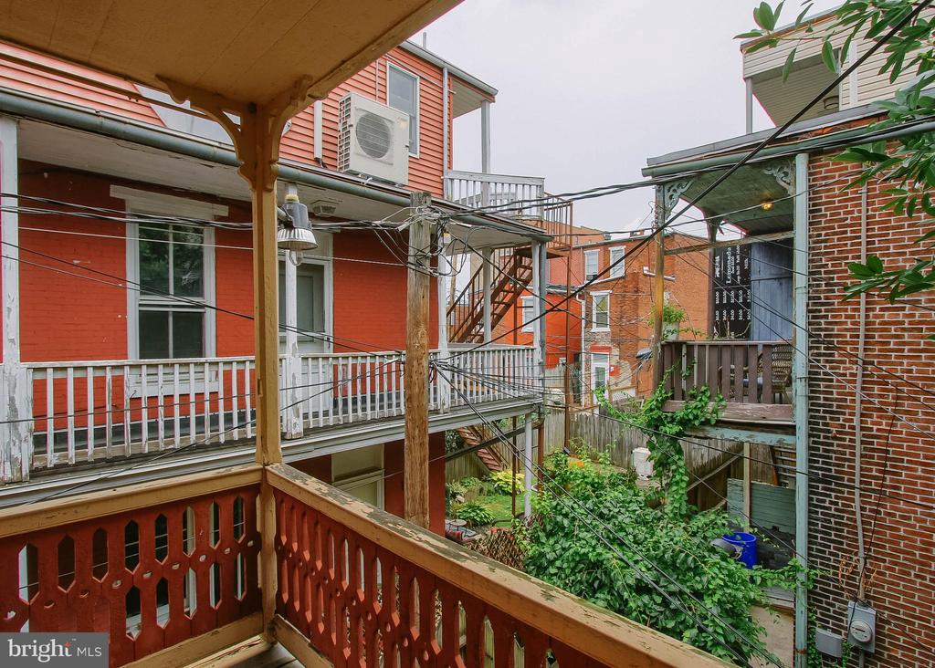 1207 GREEN STREET