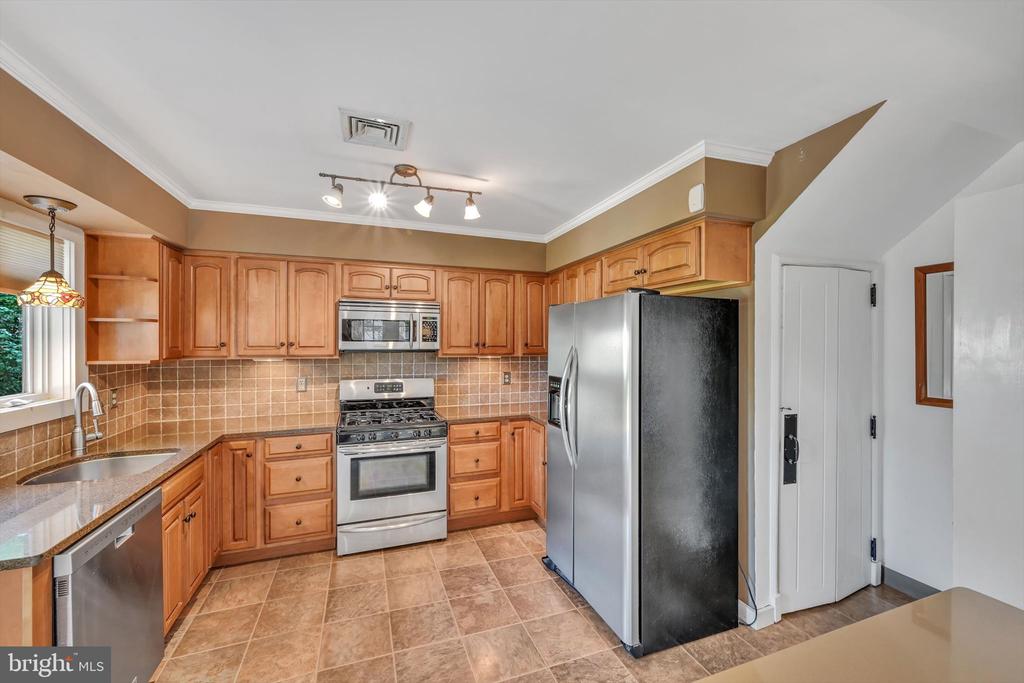 2902 PARKSIDE LANE