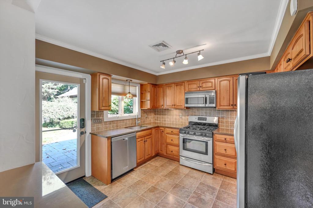 2902 PARKSIDE LANE