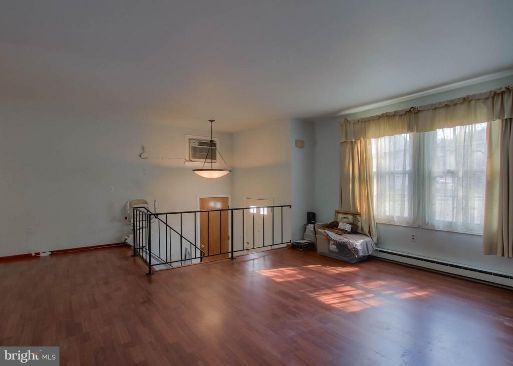 4806 WOODWARD DRIVE