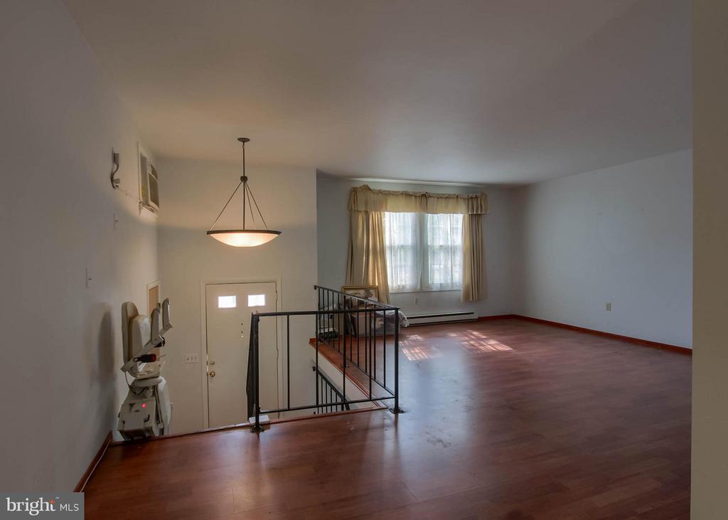 4806 WOODWARD DRIVE