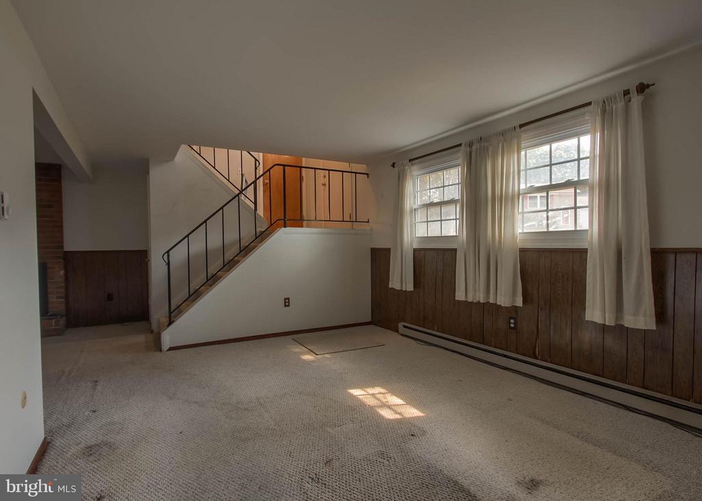 4806 WOODWARD DRIVE