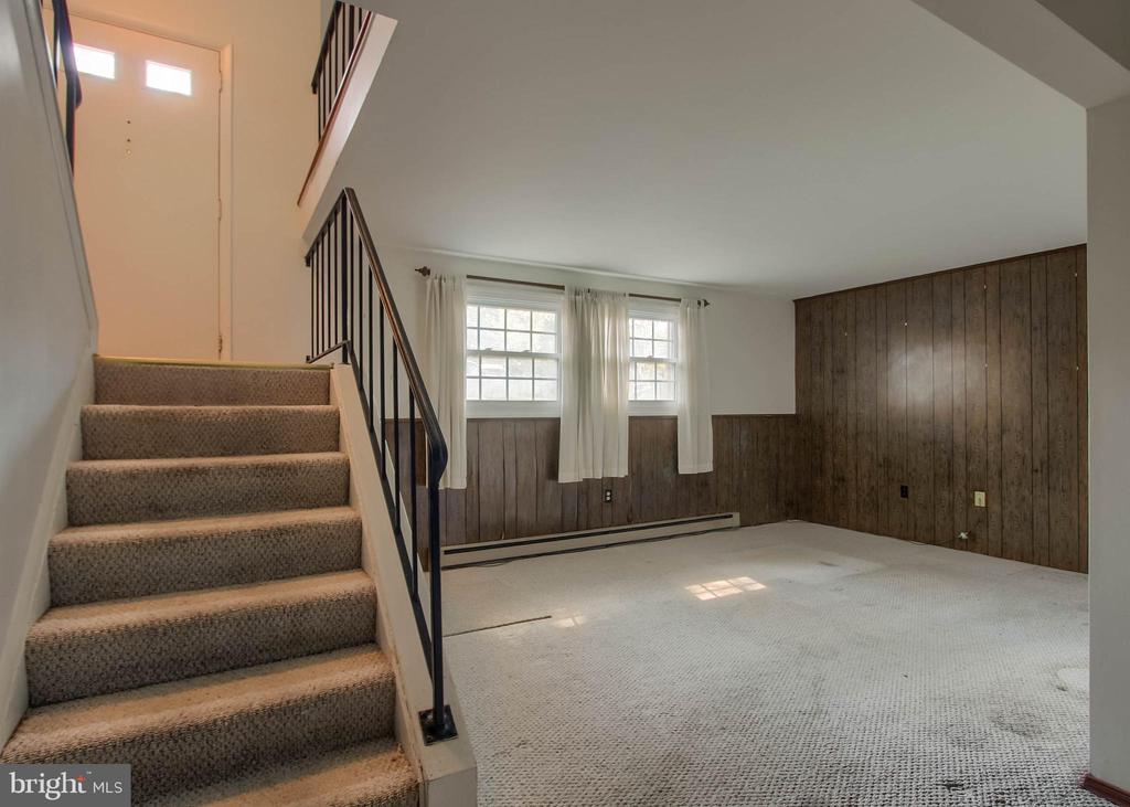 4806 WOODWARD DRIVE