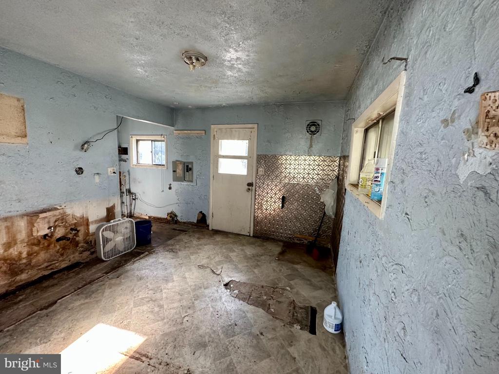 1710 EVERGREEN ROAD