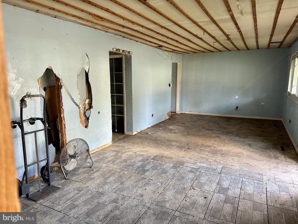 1710 EVERGREEN ROAD
