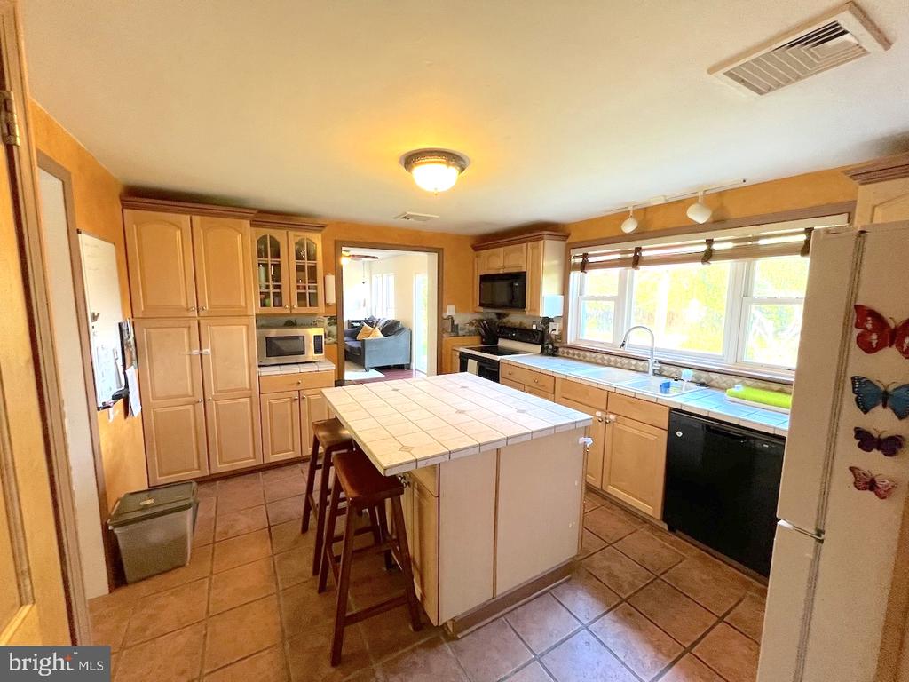 3402 CLOVERFIELD ROAD