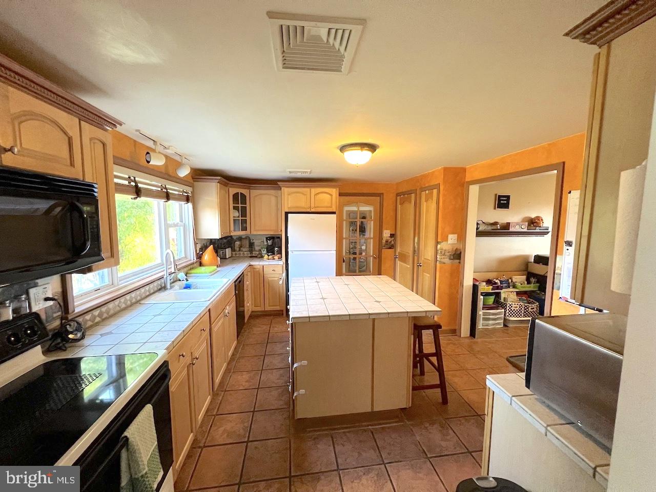 3402 CLOVERFIELD ROAD