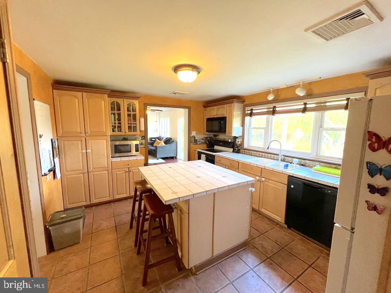 3402 CLOVERFIELD ROAD