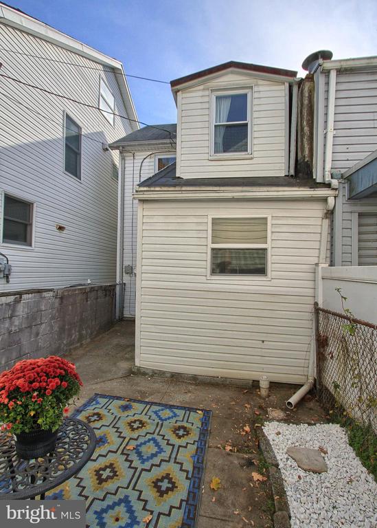 208 CALDER STREET
