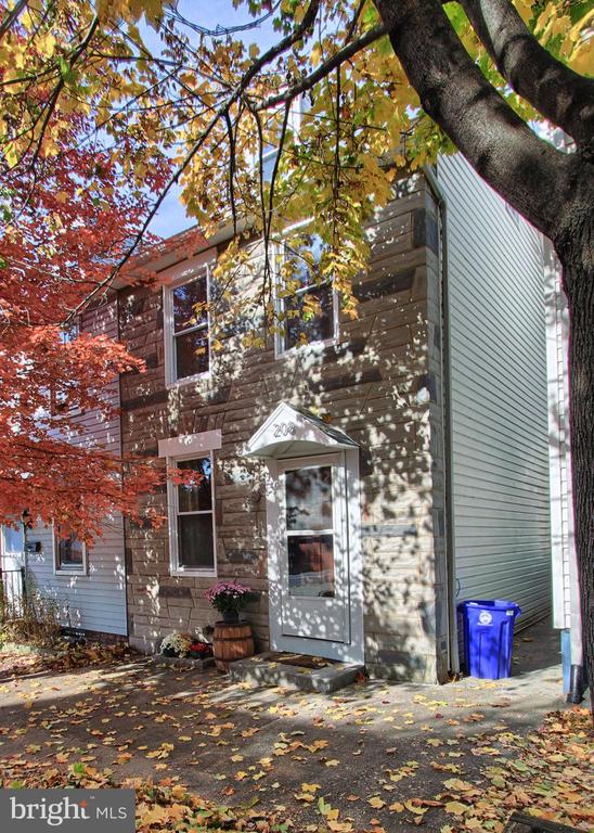 208 CALDER STREET