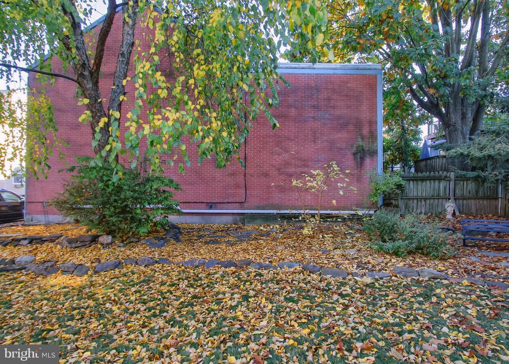 413 BOAS STREET