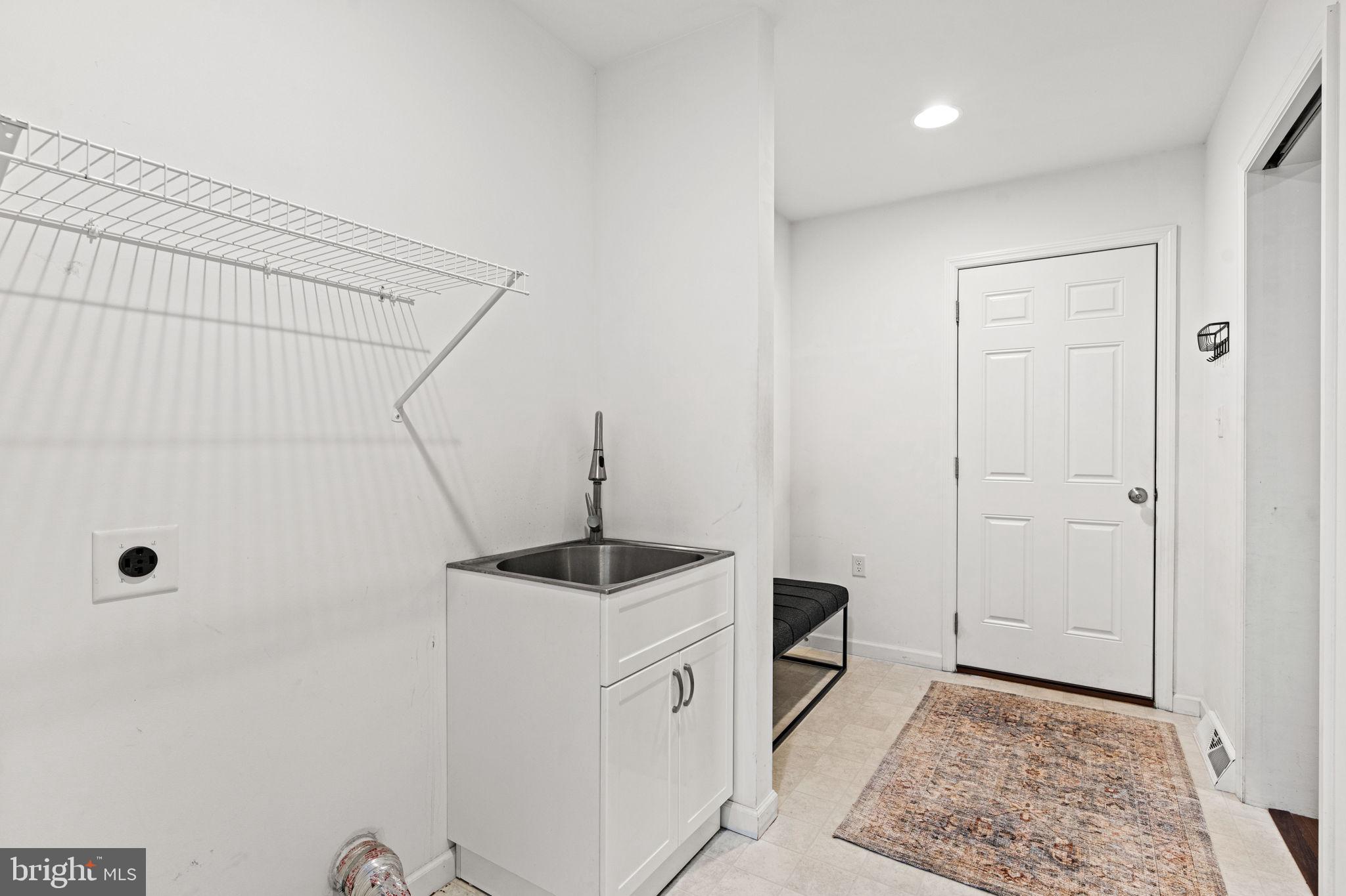 7020 BEECH TREE DRIVE