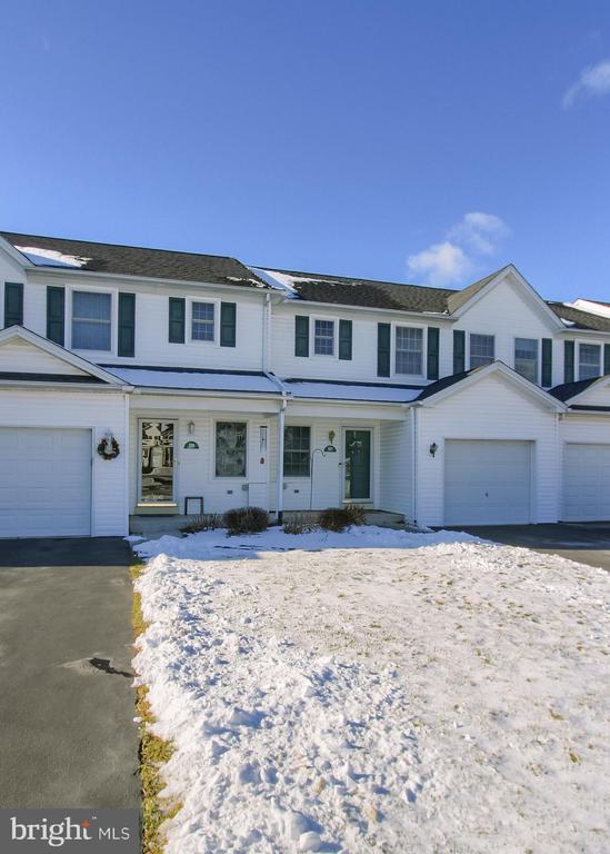 207 MEADOW LANE