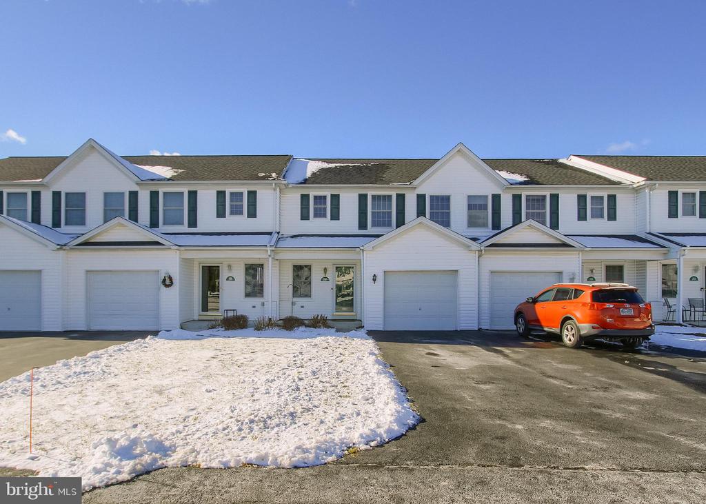 207 MEADOW LANE