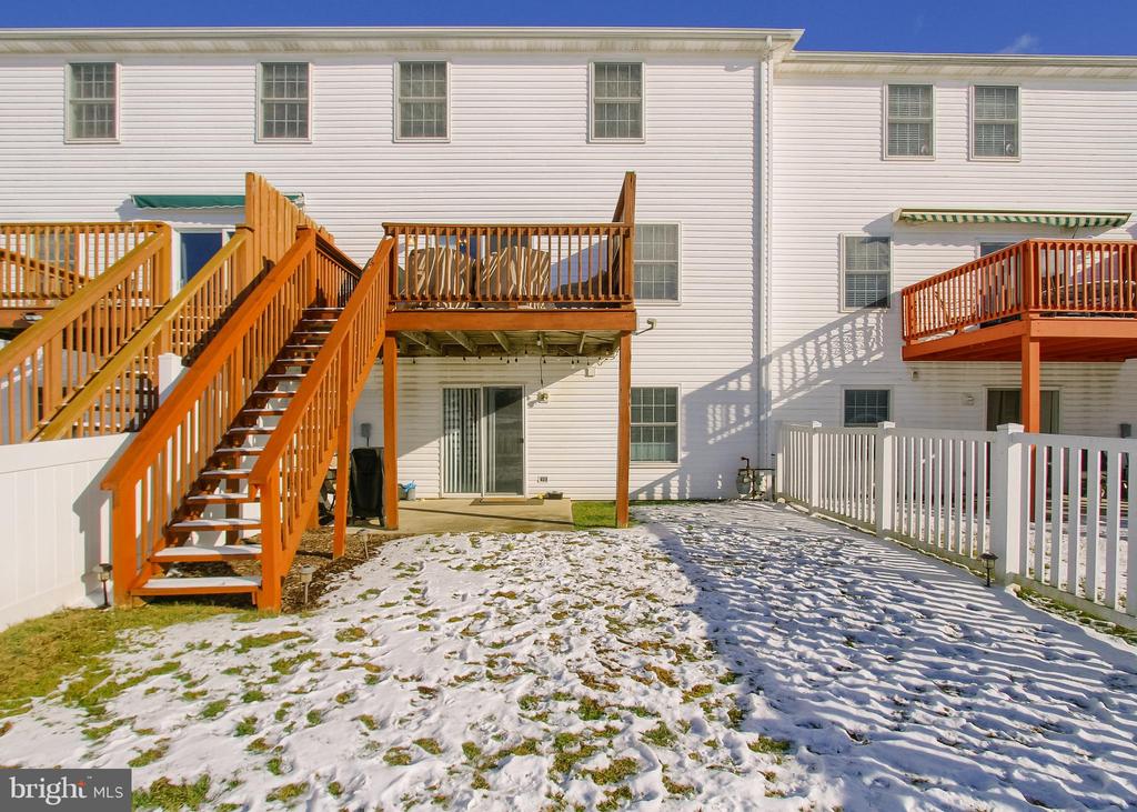 207 MEADOW LANE