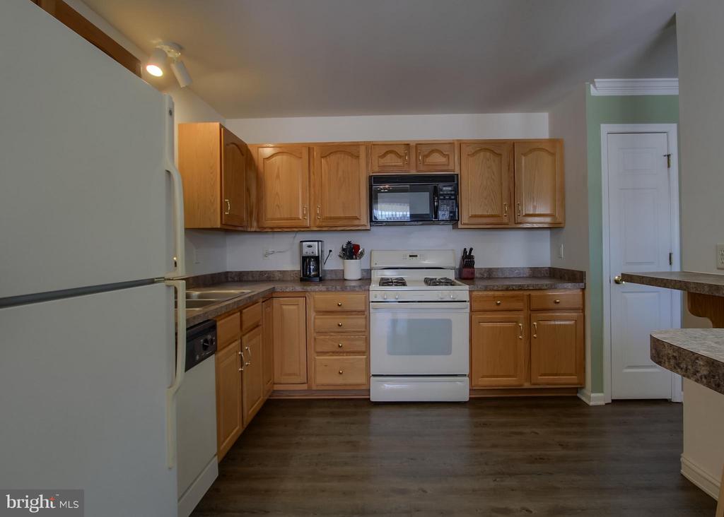 207 MEADOW LANE