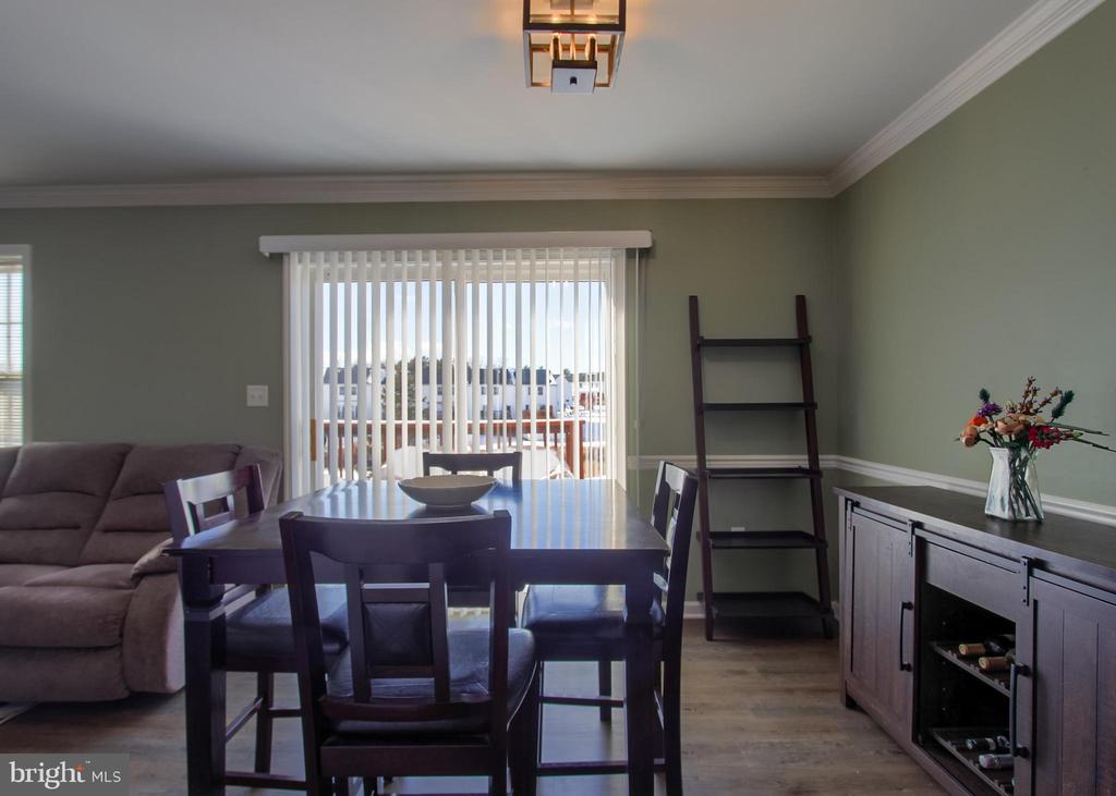 207 MEADOW LANE