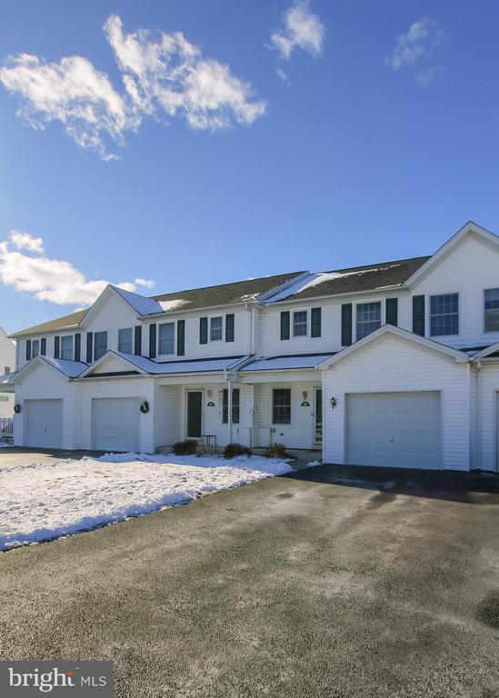 207 MEADOW LANE