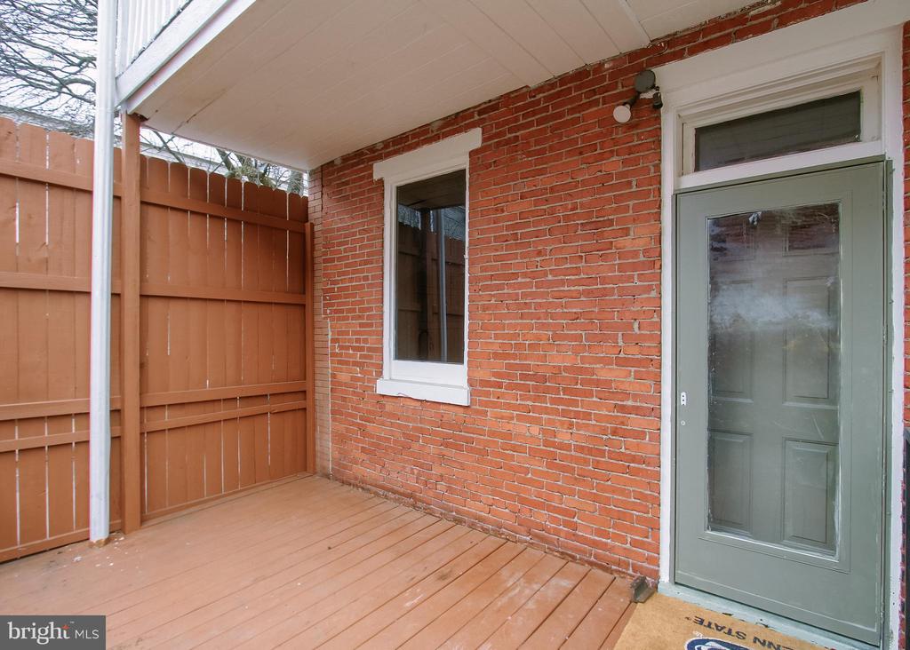219 PEFFER STREET