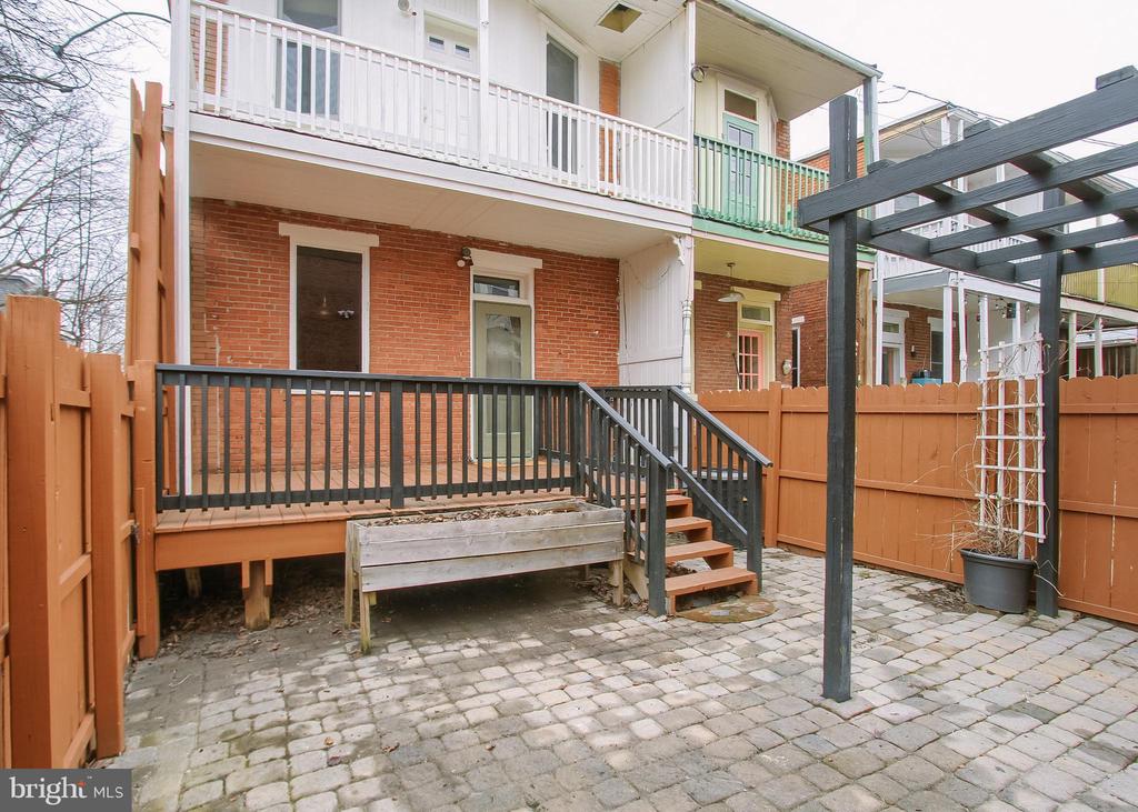 219 PEFFER STREET