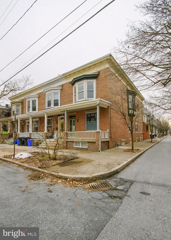 219 PEFFER STREET