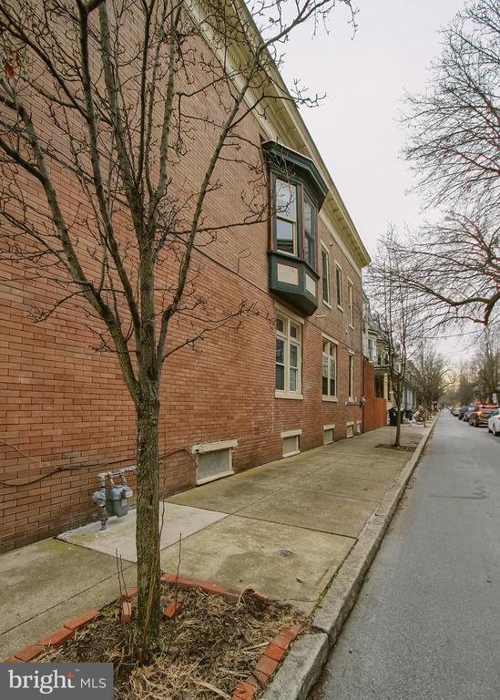 219 PEFFER STREET