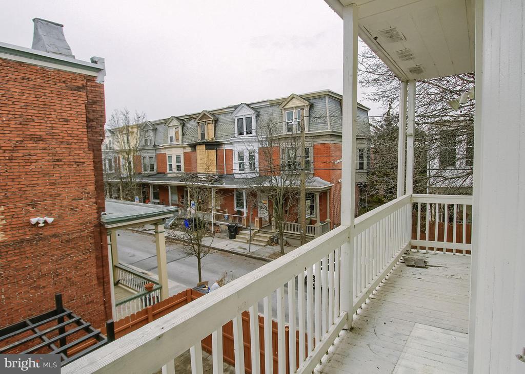 219 PEFFER STREET